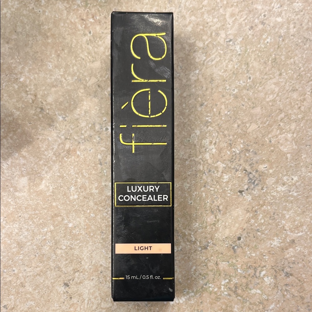 Fiera Luxury Concealer - Light